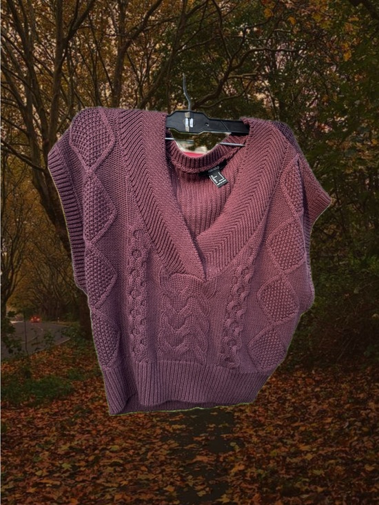 Sweaters - V-Neck Cable Knit Sweater Vest - Mauve